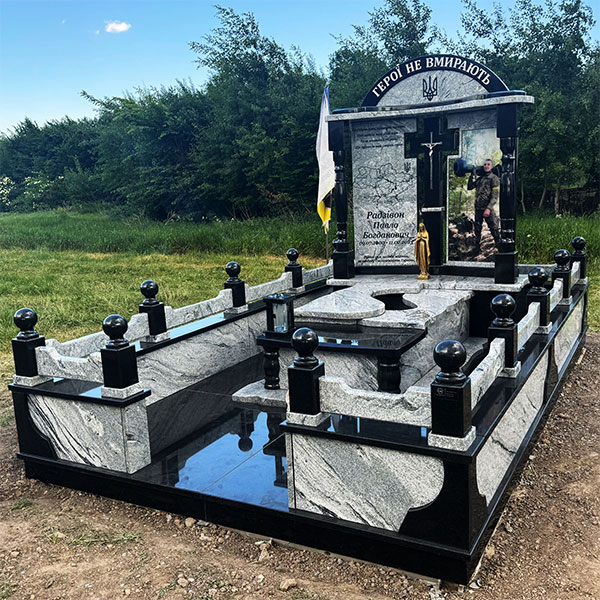 Гранітні памʼятники військовим Львів