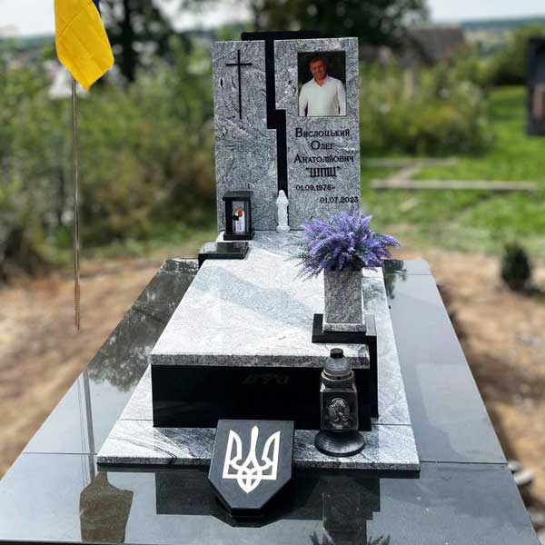 Памʼятники з граніту недорого Львів