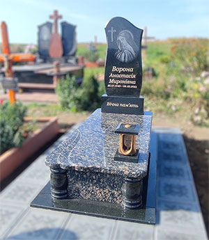 Гранітний пам'ятник одинарний