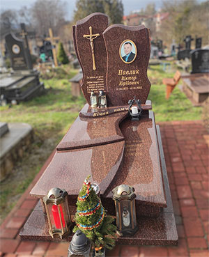 Пам'ятник на могилу з коричневого граніту