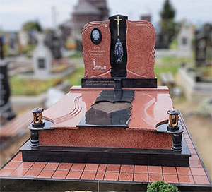 Пам'ятник з граніту подвійний