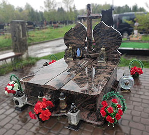 Елітний пам'ятник з коричневого граніту