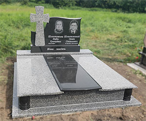 Пам'ятник з граніту подвійний з хрестом