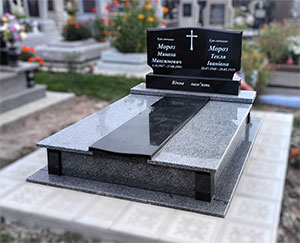 Пам'ятник подвійний з сірого граніту