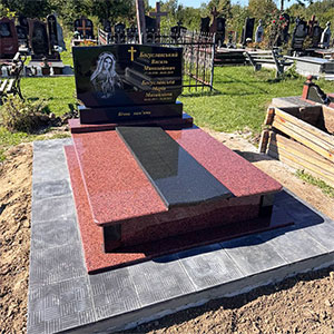 Подвійний памятник граніту виготовлення у львові
