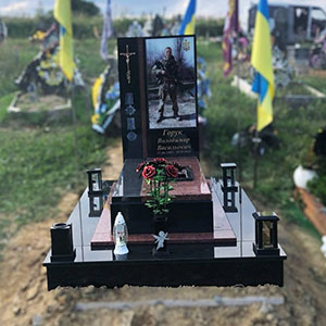 Пам'ятник солдату ЗСУ