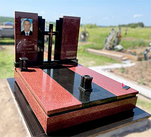 Пам'ятник європейський з білого граніту