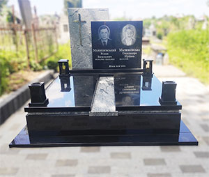 Пам'ятник європейський для двох поховань