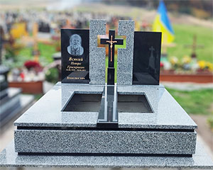 Пам'ятник європейський з сірого граніту