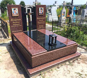 Пам'ятник подвійний з червоного граніту