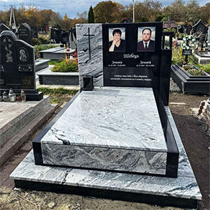 Пам'ятник подвійний з зеленого граніту
