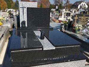 Європейський подвійний пам'ятник з чорного граніту