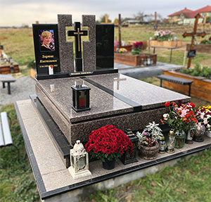 Пам'ятник європейський з хрестом