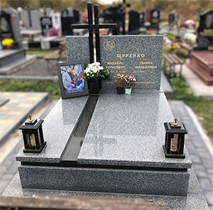 Пам'ятник з граніту подвійний з хрестом