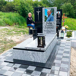 Пам'ятник європейський з білого граніту