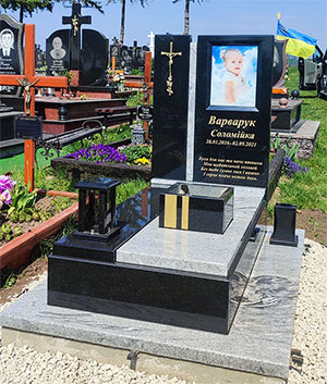 Пам'ятник з граніту європейського зразка
