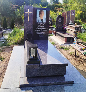 Пам'ятник на могилу європейський