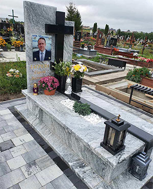 Пам'ятник європейський з хрестом