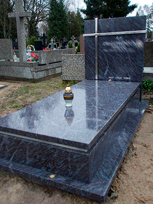 Пам'ятник європейський з граніту
