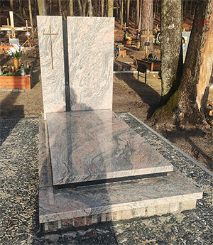 Європейський пам'ятник з граніту